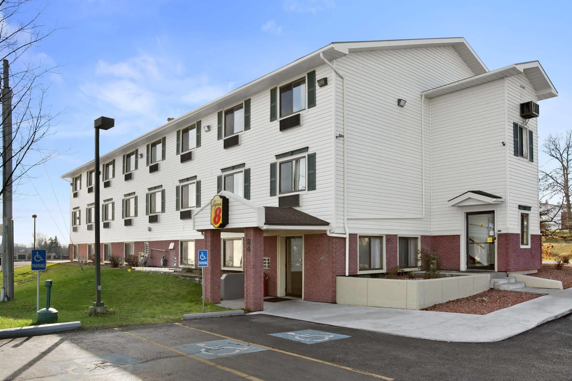 Motel Super 8 By Wyndham Massena Ny Exterior foto